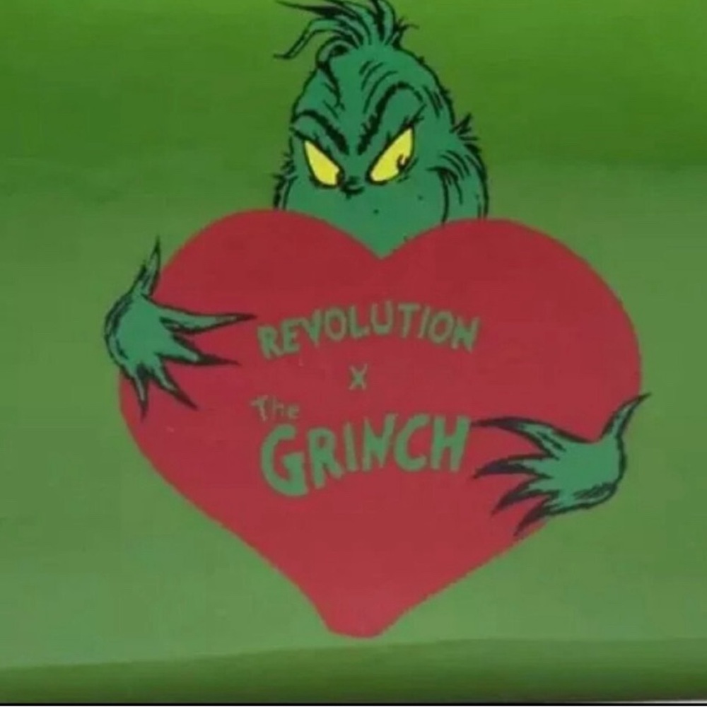 Revolution Green Grinch Cosmetic Bag with Red Zipper set of 2 - Picture 6 of 8